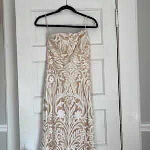 STUNNUNG brand new prom/wedding gown willing to negotiate price